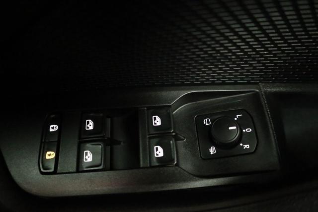 Skoda Octavia Combi 2.0 TSI 195 kW RS DSG, AHK, Navi, Matrix, Side, Winter, 5 J.-Garantie 