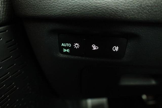 Skoda Octavia Combi 2.0 TSI 195 kW RS DSG, AHK, Navi, Matrix, Side, Winter, 5 J.-Garantie 