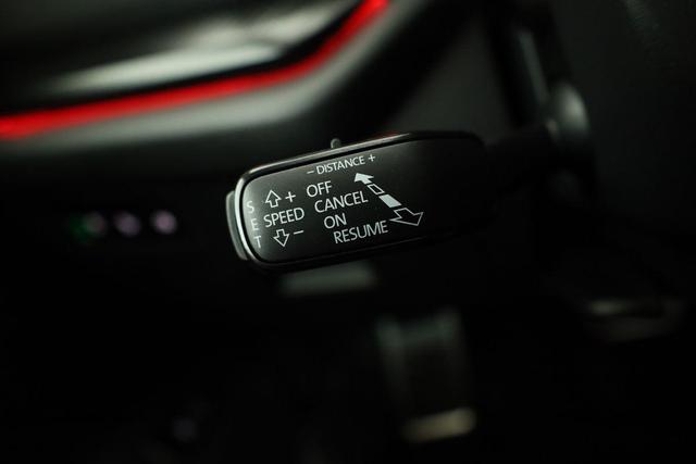 Skoda Octavia Combi 2.0 TSI 195 kW RS DSG, AHK, Navi, Matrix, Side, Winter, 5 J.-Garantie 