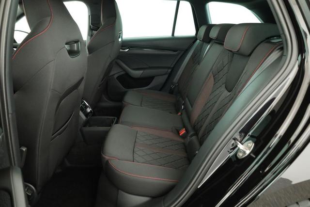 Skoda Octavia Combi 2.0 TSI 195 kW RS DSG, AHK, Navi, Matrix, Side, Winter, 5 J.-Garantie 