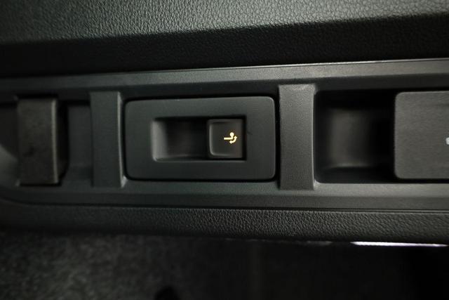 Skoda Octavia Combi 2.0 TSI 195 kW RS DSG, AHK, Navi, Matrix, Side, Winter, 5 J.-Garantie 