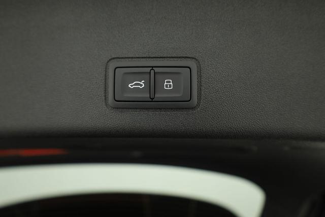 Audi Q3 TFSI quattro 150 kW quattro, AHK, Navi, AreaView, Side, Sound, Winter, 18-Zoll 