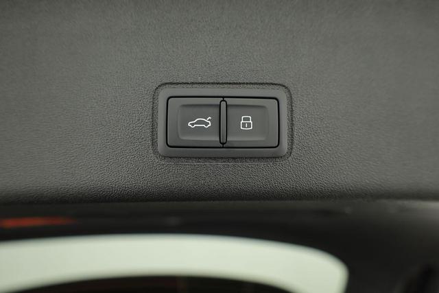 Audi Q3 TFSI quattro 150 kW quattro, AHK, Navi, AreaView, Side, Sound, Winter, 18-Zoll 