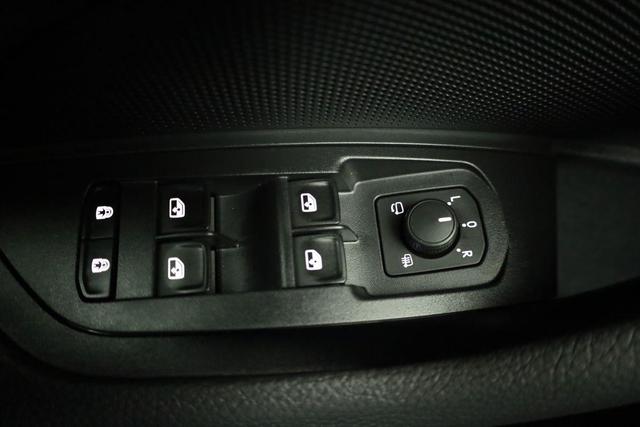 Skoda Kodiaq 2.0 TDI 142 kW 4x4 Selection DSG Selection, 7-Sitzer, AHK, Navi, Side, Kamera, Winter, 19-Zoll 