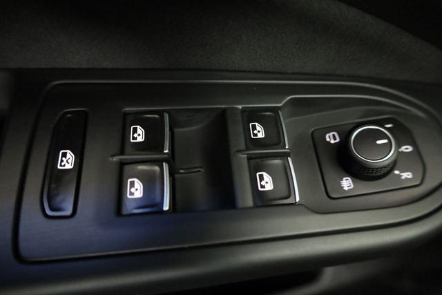 Volkswagen Golf 2.0 TSI 195 kW GTI VIII DSG, Navi, Side, IQ.Light, Kamera, Winter 