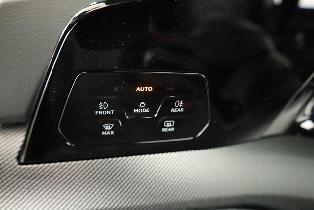 Volkswagen Golf 2.0 TSI 195 kW GTI VIII DSG, Navi, Side, IQ.Light, Kamera, Winter 