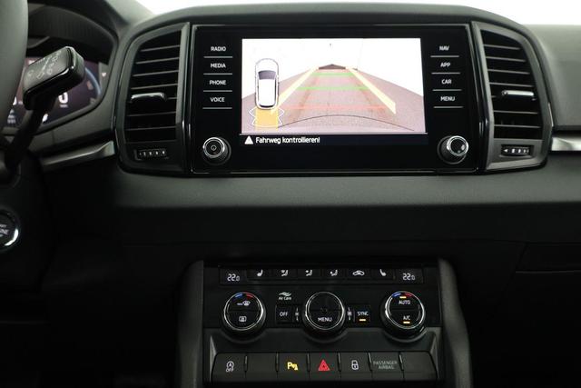 Skoda Karoq Selection 2.0 TDI DSG 4x4 Selection, AHK, Navi, LED, Kamera, Winter, el. Klappe, 4 J.-Garantie 
