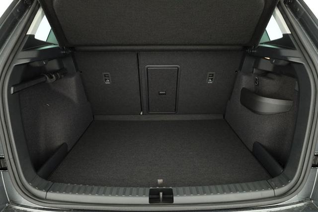 Skoda Karoq Selection 2.0 TDI DSG 4x4 Selection, AHK, Navi, LED, Kamera, Winter, el. Klappe, 4 J.-Garantie 