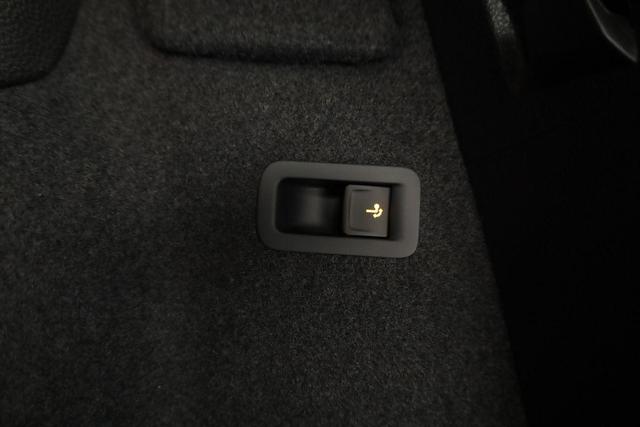 Skoda Karoq Selection 2.0 TDI DSG 4x4 Selection, AHK, Navi, LED, Kamera, Winter, el. Klappe, 4 J.-Garantie 