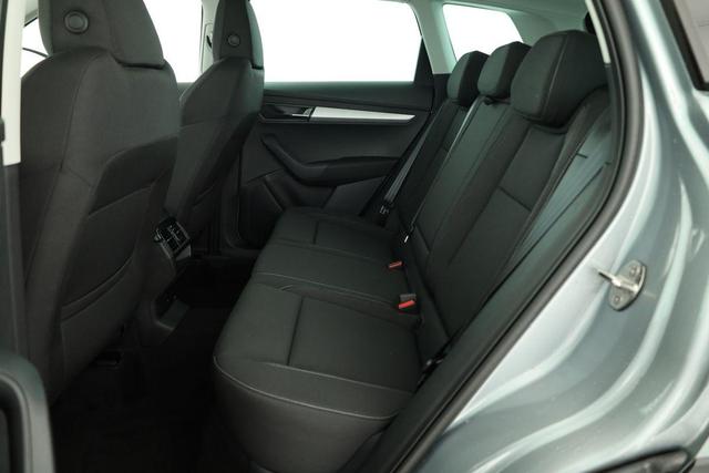 Skoda Karoq Selection 2.0 TDI DSG 4x4 Selection, AHK, Navi, LED, Kamera, Winter, el. Klappe, 4 J.-Garantie 