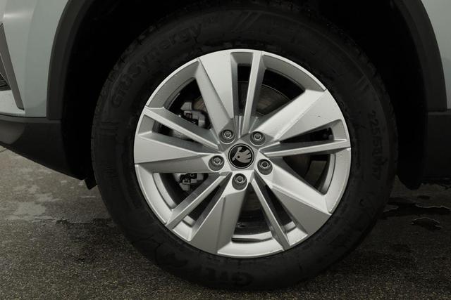 Skoda Karoq Selection 2.0 TDI DSG 4x4 Selection, AHK, Navi, LED, Kamera, Winter, el. Klappe, 4 J.-Garantie 