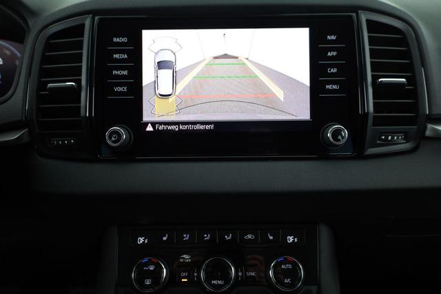 Skoda Karoq Selection 1.5 TSI DSG Selection, AHK, Navi, LED, Kamera, Winter, el. Klappe, Ladeboden, 4 J.-Garantie 