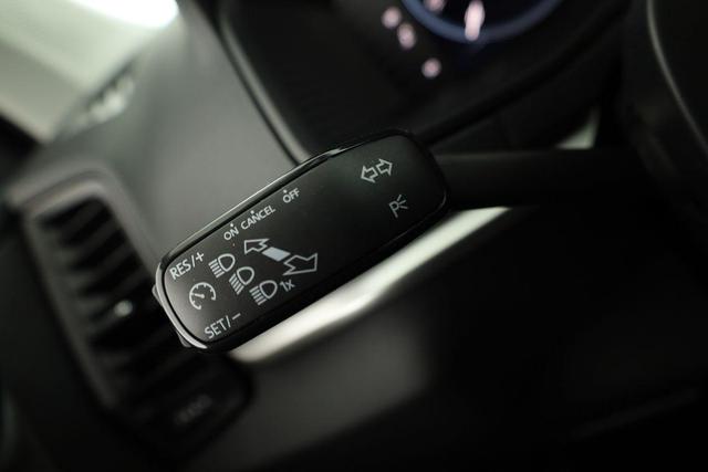 Skoda Karoq Selection 1.5 TSI DSG Selection, AHK, Navi, LED, Kamera, Winter, el. Klappe, Ladeboden, 4 J.-Garantie 