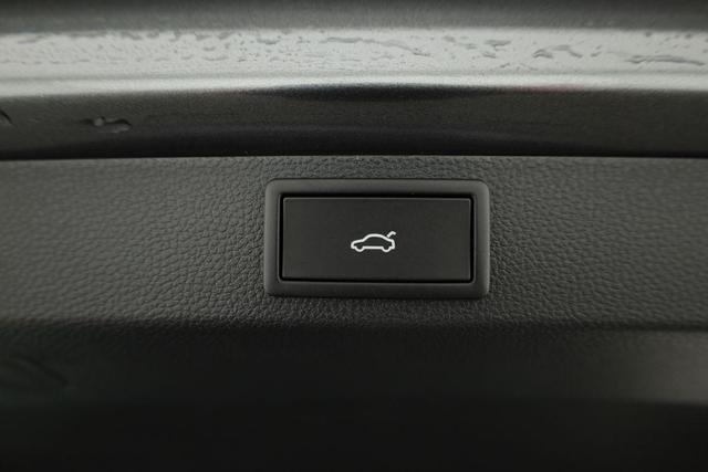 Skoda Karoq Selection 1.5 TSI DSG Selection, AHK, Navi, LED, Kamera, Winter, el. Klappe, Ladeboden, 4 J.-Garantie 