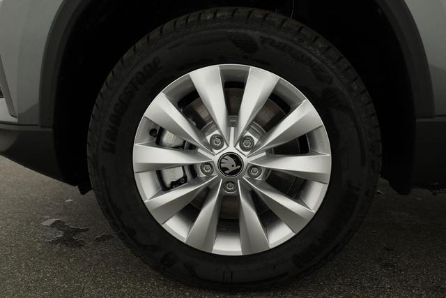 Skoda Karoq Selection 1.5 TSI DSG Selection, AHK, Navi, LED, Kamera, Winter, el. Klappe, Ladeboden, 4 J.-Garantie 