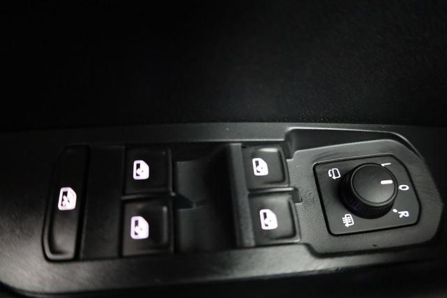 Skoda Karoq Selection 1.5 TSI DSG Selection, AHK, LED, Kamera, Winter, el. Klappe, Ladeboden, 4 J.-Garantie 