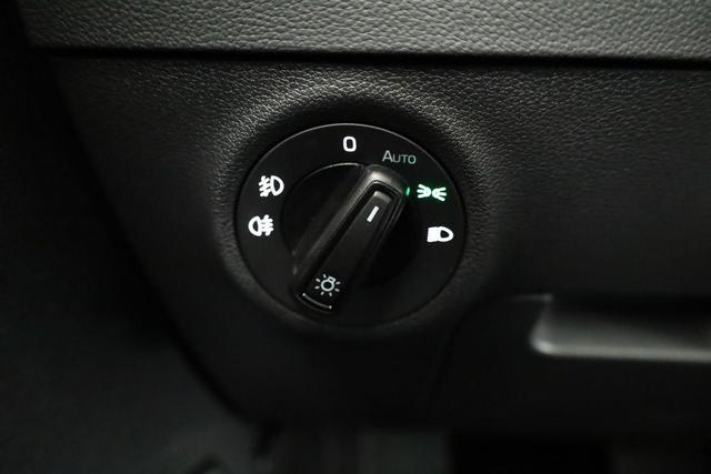 Skoda Karoq Selection 1.5 TSI DSG Selection, AHK, Navi, LED, Kamera, Winter, el. Klappe, Ladeboden, 4 J.-Garantie 