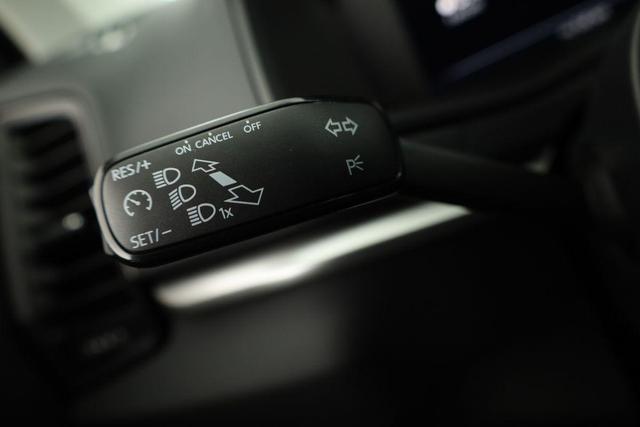 Skoda Karoq Selection 1.5 TSI DSG Selection, AHK, Navi, LED, Kamera, Winter, el. Klappe, Ladeboden, 4 J.-Garantie 