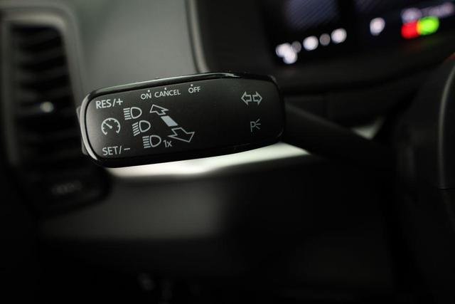 Skoda Karoq Selection 4x4 2.0 TDI DSG Selection, AHK, LED, Kamera, Winter, 4 J.-Garantie 