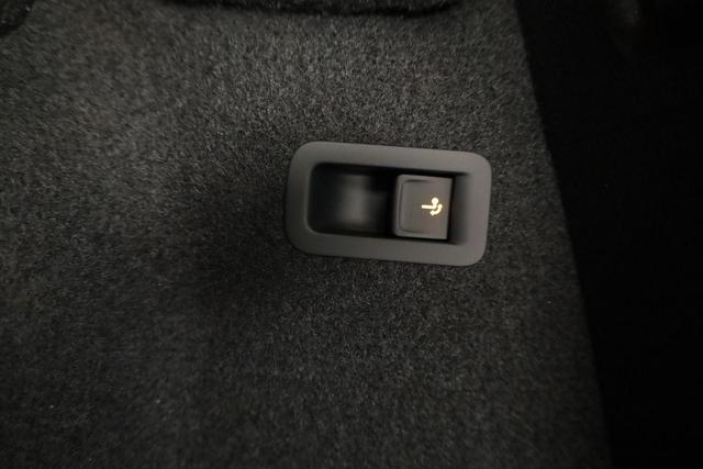 Skoda Karoq Selection 4x4 2.0 TDI DSG Selection, AHK, LED, Kamera, Winter, 4 J.-Garantie 