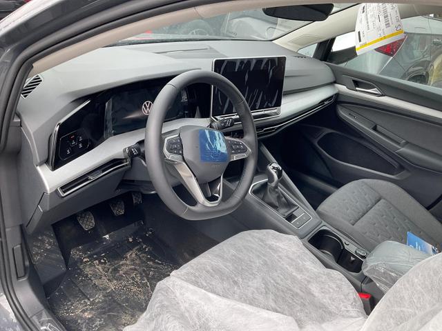 Volkswagen Golf - 1.5 TSI 110 kW Life VIII Variant Life, AHK, easyOpen, Kamera, Winter, 3-J Garantie