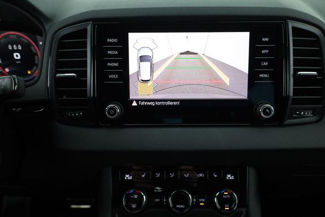 Skoda Karoq Sportline 1.5 TSI DSG Sportline, AHK, Navi, CANTON, Matrix, Kamera, el. Klappe, 5-J. Garantie 