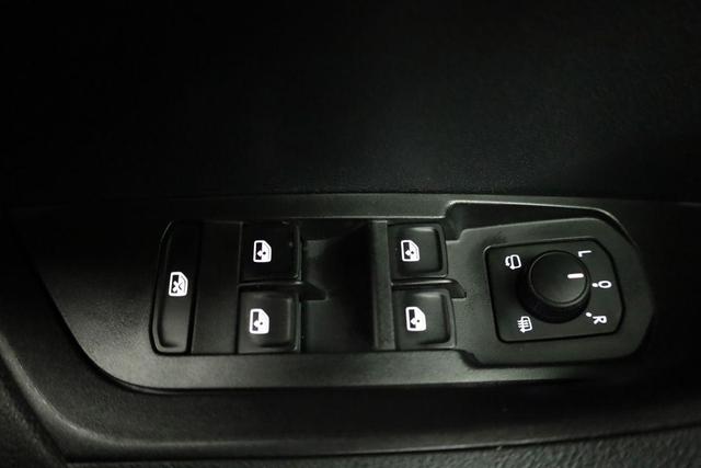 Skoda Karoq Sportline 1.5 TSI DSG Sportline, AHK, Navi, CANTON, Matrix, Kamera, el. Klappe, 5-J. Garantie 