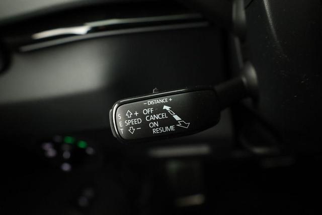 Skoda Karoq Sportline 1.5 TSI DSG Sportline, AHK, Navi, CANTON, Matrix, Kamera, el. Klappe, 5-J. Garantie 