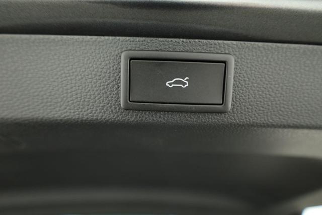 Skoda Karoq Sportline 1.5 TSI DSG Sportline, AHK, Navi, CANTON, Matrix, Kamera, el. Klappe, 5-J. Garantie 