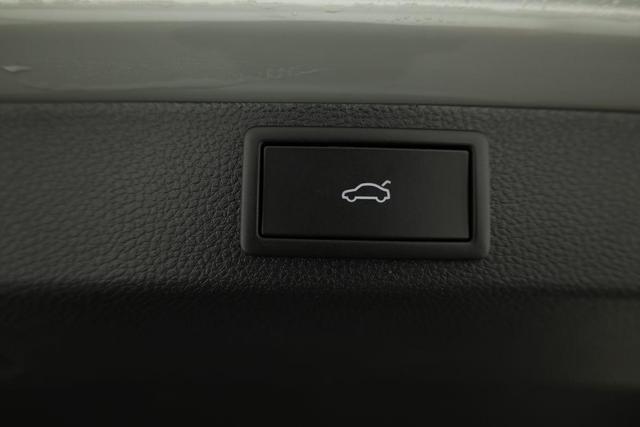 Skoda Karoq Sportline 1.5 TSI DSG Sportline, AHK, Navi, CANTON, Matrix, Kamera, el. Klappe, 5-J. Garantie 