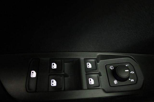 Skoda Karoq Selection 1.5 TSI DSG Selection, AHK, Navi, LED, Kamera, Winter, el. Klappe, Ladeboden, 4 J.-Garantie 