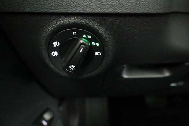 Skoda Karoq Selection 1.5 TSI DSG Selection, AHK, Navi, LED, Kamera, Winter, el. Klappe, Ladeboden, 4 J.-Garantie 