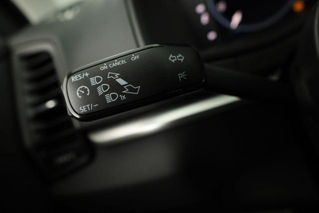 Skoda Karoq Selection 1.5 TSI DSG Selection, AHK, Navi, LED, Kamera, Winter, el. Klappe, Ladeboden, 4 J.-Garantie 