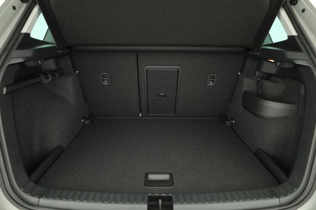 Skoda Karoq Selection 1.5 TSI DSG Selection, AHK, Navi, LED, Kamera, Winter, el. Klappe, Ladeboden, 4 J.-Garantie 