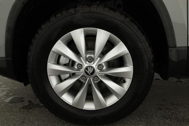 Skoda Karoq Selection 1.5 TSI DSG Selection, AHK, Navi, LED, Kamera, Winter, el. Klappe, Ladeboden, 4 J.-Garantie 