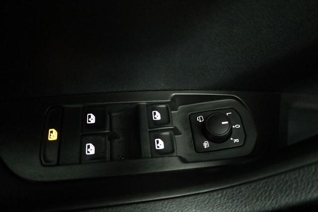 Skoda Karoq Selection 1.5 TSI DSG Selection, AHK, Navi, LED, Kamera, Winter, el. Klappe, Ladeboden, 4 J.-Garantie 