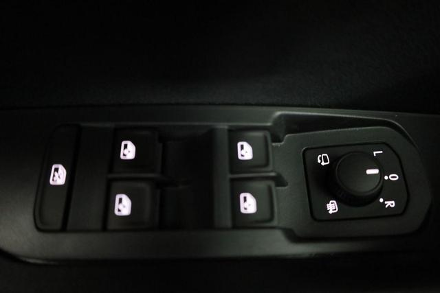 Skoda Karoq Selection 1.5 TSI DSG Selection, AHK, Navi, LED, Kamera, Winter, el. Klappe, Ladeboden, 4 J.-Garantie 