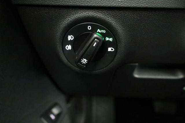 Skoda Karoq Selection 1.5 TSI DSG Selection, AHK, Navi, LED, Kamera, Winter, el. Klappe, Ladeboden, 4 J.-Garantie 