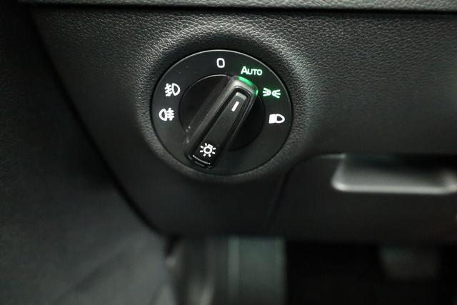 Skoda Karoq Selection 4x4 2.0 TDI DSG Selection, AHK, LED, Kamera, Winter, 4 J.-Garantie 