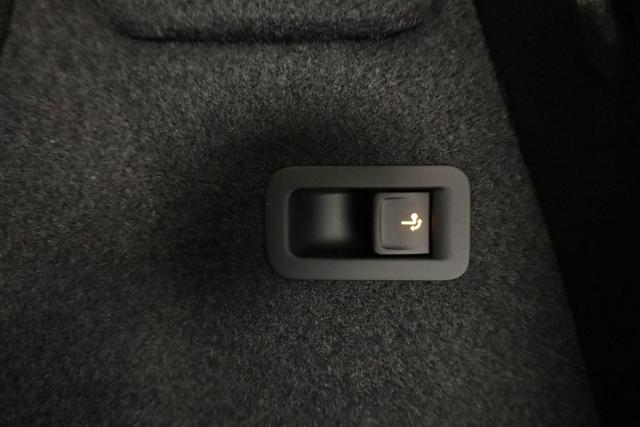 Skoda Karoq Selection 4x4 2.0 TDI DSG Selection, AHK, LED, Kamera, Winter, 4 J.-Garantie 