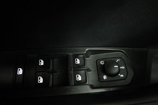 Skoda Karoq Selection 4x4 2.0 TDI DSG Selection, AHK, Navi, LED, Kamera, Winter, el. Klappe, 4 J.-Garantie 