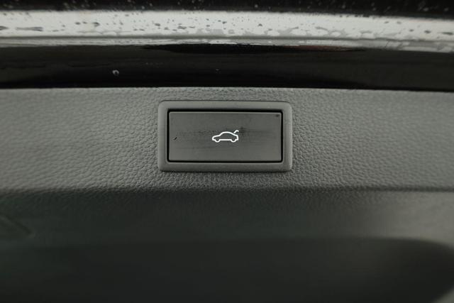 Skoda Karoq Selection 4x4 2.0 TDI DSG Selection, AHK, Navi, LED, Kamera, Winter, el. Klappe, 4 J.-Garantie 