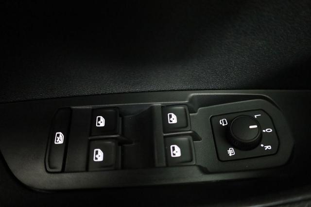 Skoda Karoq Selection 4x4 2.0 TDI DSG Selection, AHK, LED, Kamera, Winter, el. Klappe, 4 J.-Garantie 