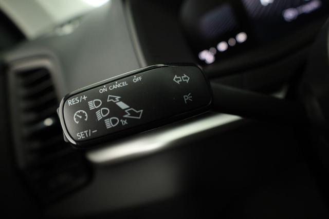 Skoda Karoq Selection 4x4 2.0 TDI DSG Selection, AHK, LED, Kamera, Winter, el. Klappe, 4 J.-Garantie 