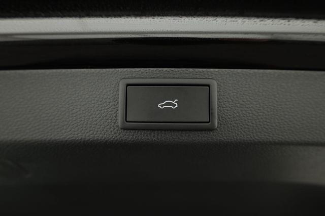 Skoda Karoq Selection 4x4 2.0 TDI DSG Selection, AHK, LED, Kamera, Winter, el. Klappe, 4 J.-Garantie 