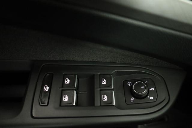 Volkswagen Golf 1.5 TSI 110 kW Life VIII Variant Life, AHK, easyOpen, Kamera, Winter, 3-J Garantie 