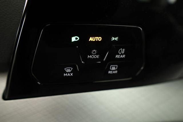 Volkswagen Golf 1.5 TSI 110 kW Life VIII Variant Life, AHK, easyOpen, Kamera, Winter, 3-J Garantie 