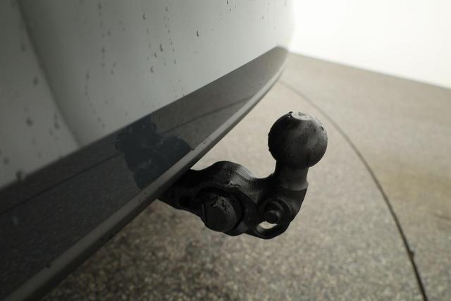 Volkswagen Golf 1.5 TSI 110 kW Life VIII Variant Life, AHK, easyOpen, Kamera, Winter, 3-J Garantie 