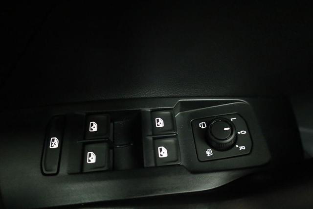 Volkswagen T-Cross 1.5 TSI 110 kW Life DSG Life, AHK, LED, Kamera, Side, ACC, Winter, sofort 