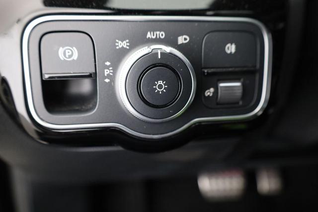 Mercedes-Benz A 35 AMG 4Matic (177.051) 4M, Pano, Night, Kamera, Multibeam, Distronic, Navi, Parklenk 